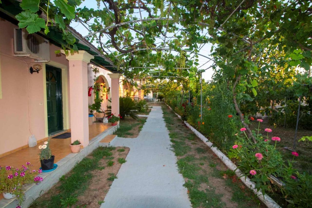 Tzoras‌ ‌Apartments‌ ‌Roda‌ ‌Corfu‌ Litheres Dış mekan fotoğraf